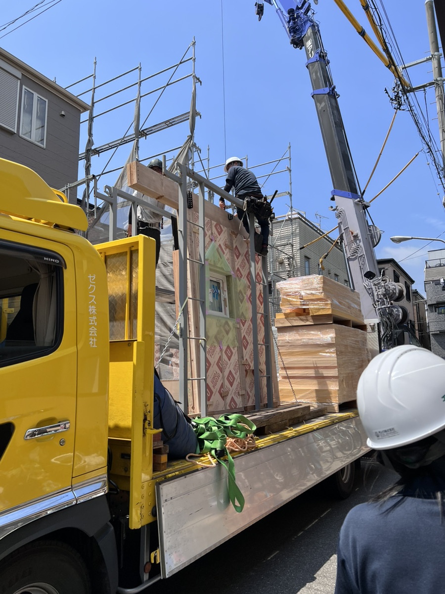 ごん 江戸川区の大型木造パネル工法の家、上棟をしました